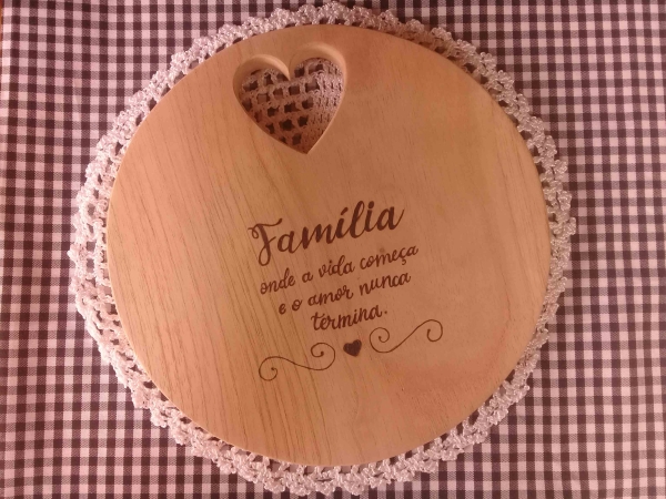 Tábua redonda heart 20 cm personalizada