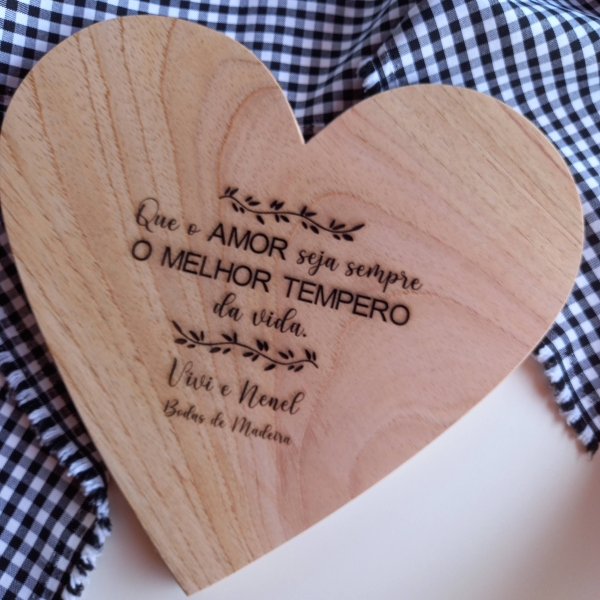 Tábua coração maciço personalizada