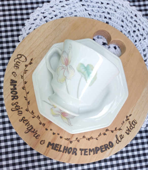 Tábua redonda heart 25 cm personalizada