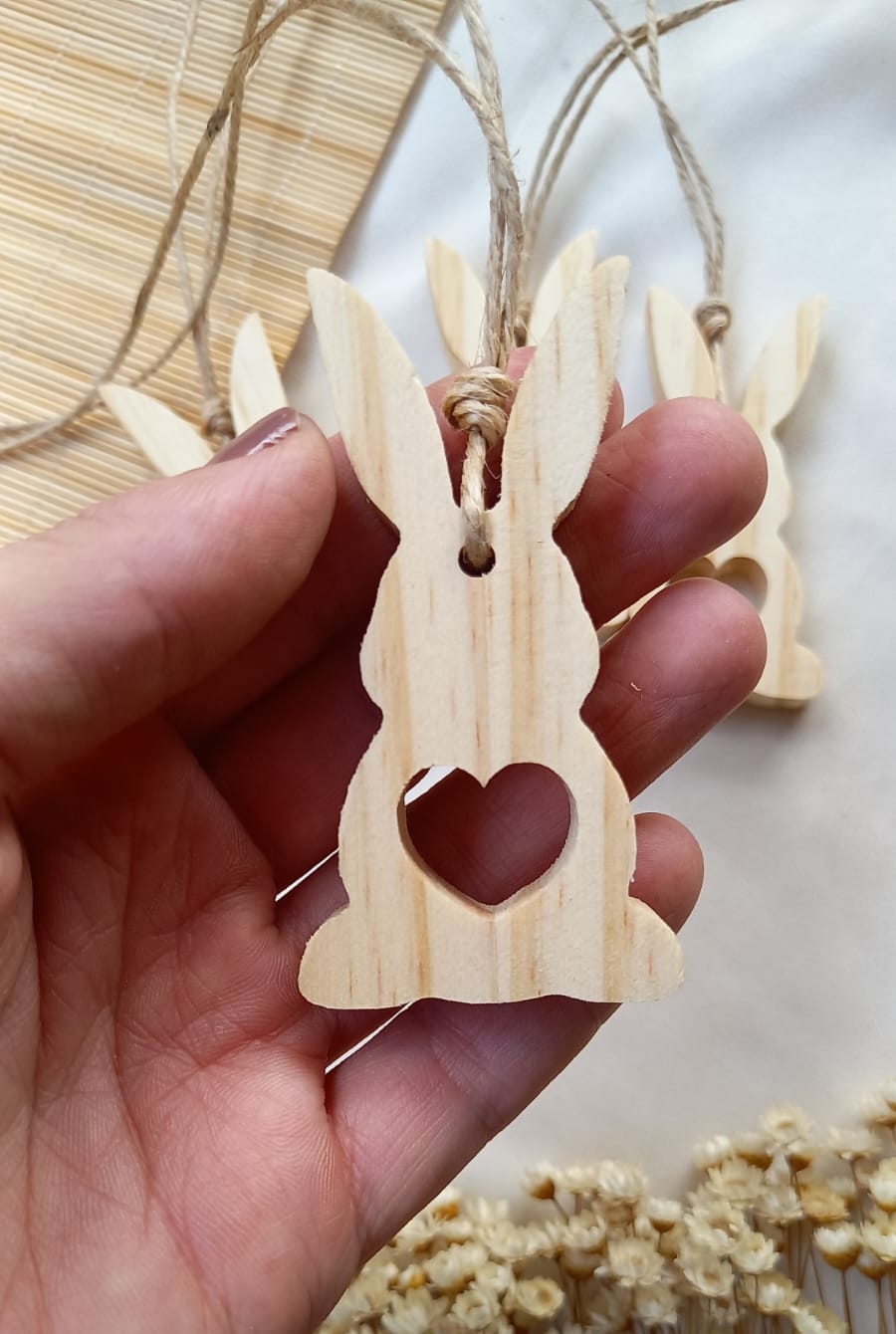 Kit 5 coelhinhos de madeira - Heart - Image 2